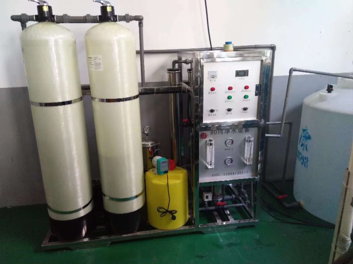每小時(shí)1噸的純凈水設(shè)備（一體機(jī)）