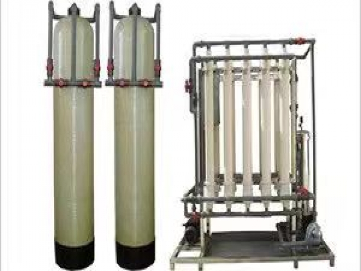 礦泉水設(shè)備